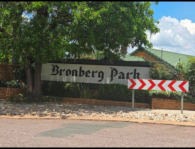 2 BEDROOM TOWNHOUSE FOR SALE IN WAPADRAND